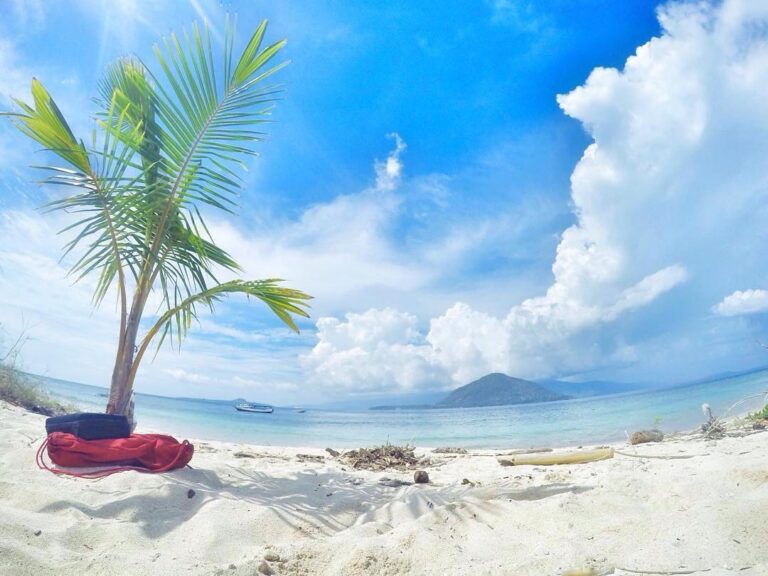 #explorealor Photo today by  Taken arround at Pantai Javatoda, Alor, Nusa Tengga...