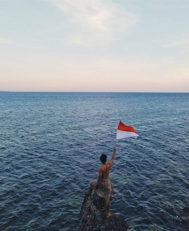 #explorebima Photo today by  taken at Sonumbe Beach

#exploreindonesia...