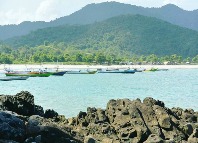#explorebima Photo today by  taken at Wane Beach

#exploreindonesia...