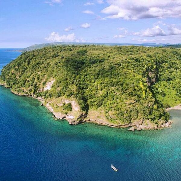 #explorebima Photo today by  taken at So Numbe Beach Kolo

#exploreindonesia...