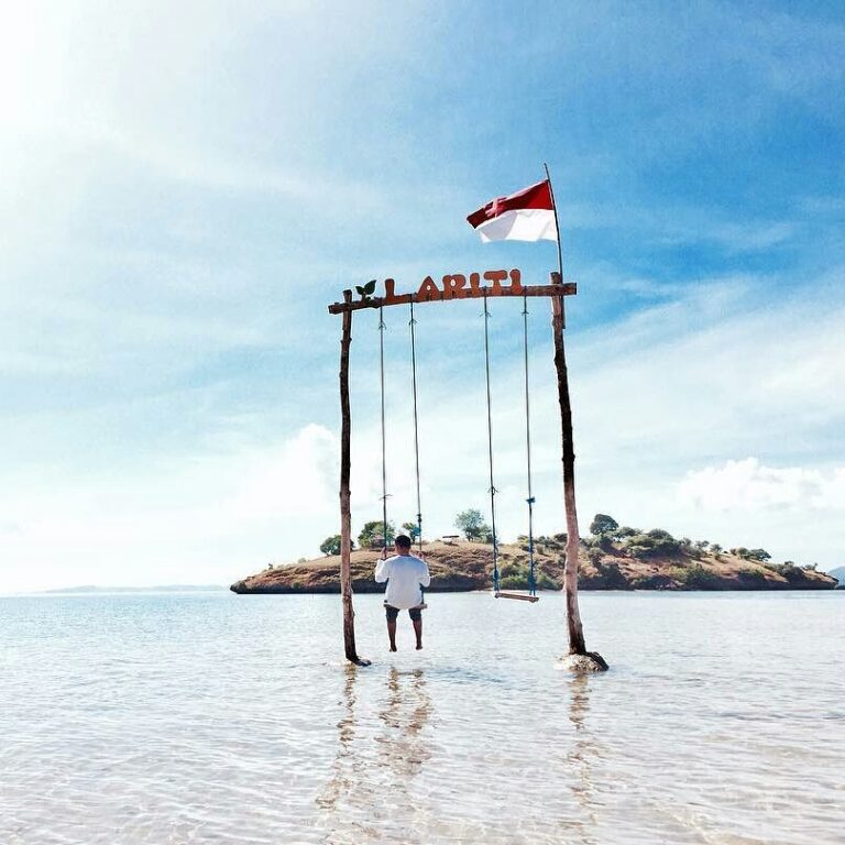 #explorebima Photo today by  taken at Lariti Beach

#exploreindonesia...