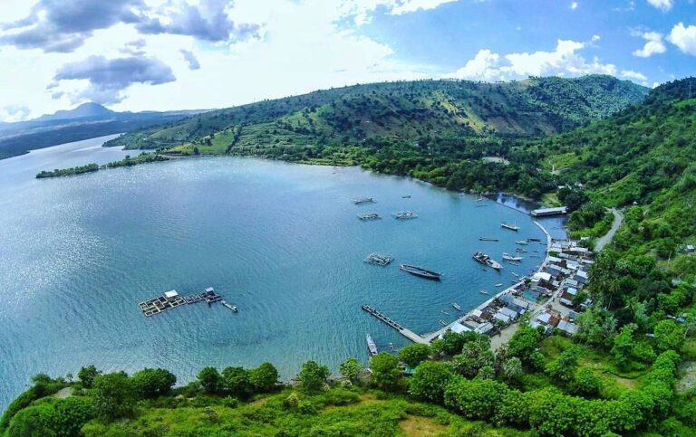 #explorebima Photo today by  taken at Songgela Village

#exploreindonesia...