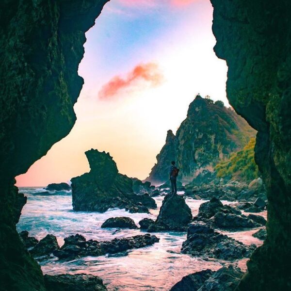 #explorejogja photo today by  taken at Pantai Watu Lumbung, Gunungkidul....