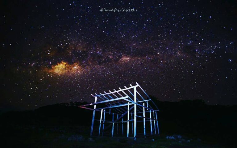 #explorebima Photo today by  taken at Rontu Cliff Wera

#exploreindonesia...