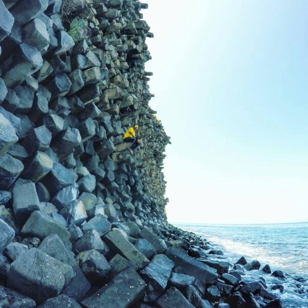 #explorebima Photo today by  taken at Tanjung Mariam Beach 
Columnar joint dihas...