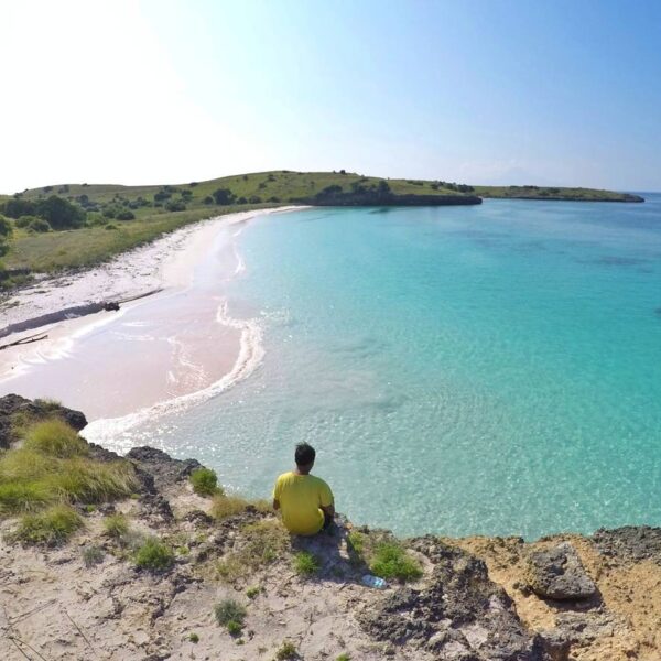#explorebima Photo today by  taken at Pink Beach

#exploreindonesia...