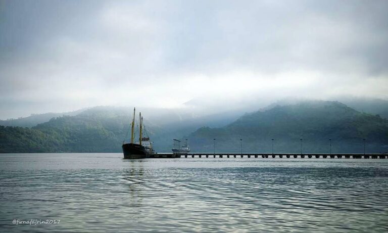 #explorebima Photo today by  taken at Bima Port

#exploreindonesia...
