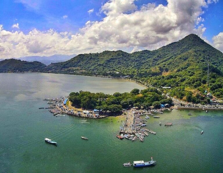 #explorebima Photo today by  taken at Lawata Beach 
#exploreindonesia...