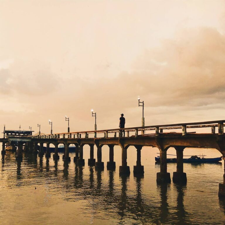 #explorebima Photo today by  taken at Amahami

#exploreindonesia...