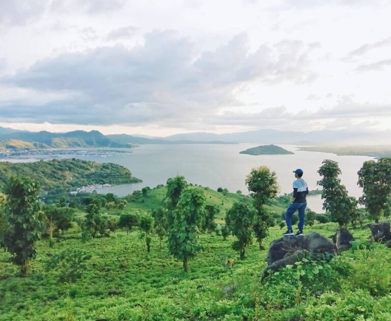 #explorebima Photo today by  taken at Bonto Hill

#exploreindonesia...