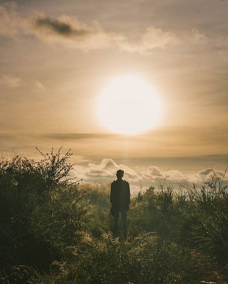 Let this magical shot by  greet your night. Taken around Ciambar. #exploresukabu...