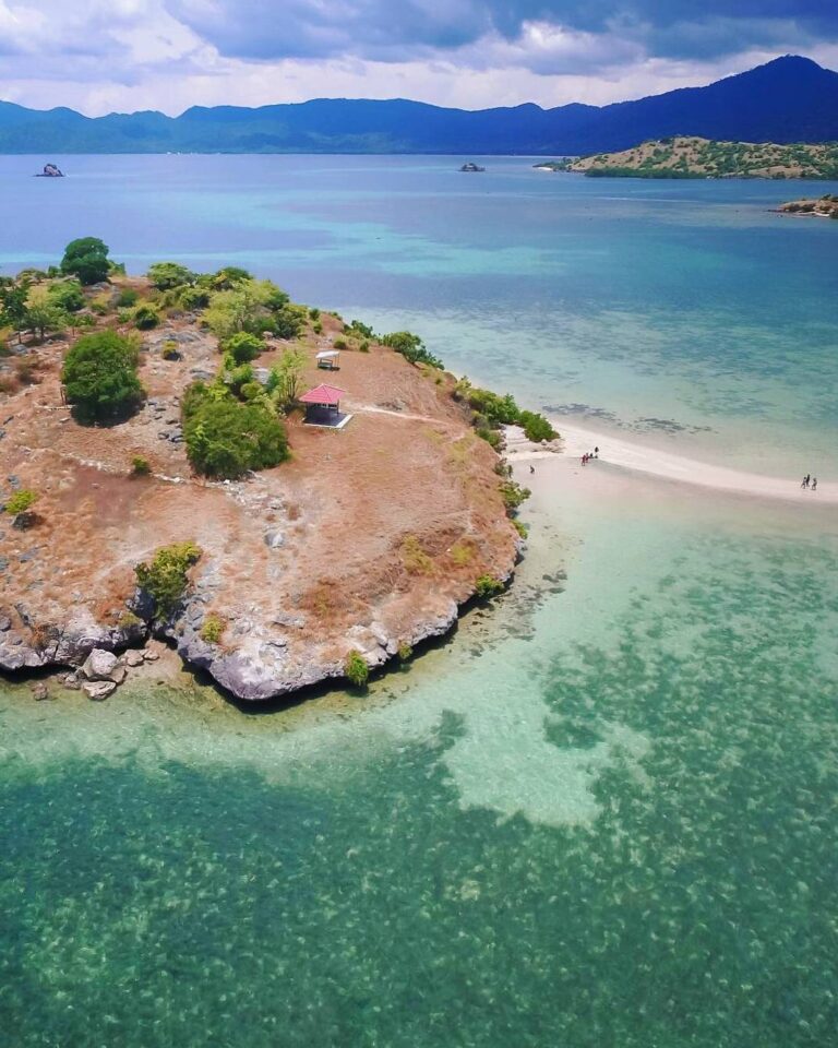 #explorebima Photo today by  taken at Lariti Beach

#exploreindonesia...