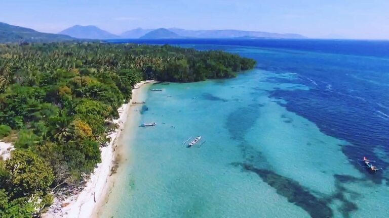 #explorealor Photo today by  Taken around at Pantai Bota, Desa Alila, Alor, Nusa...
