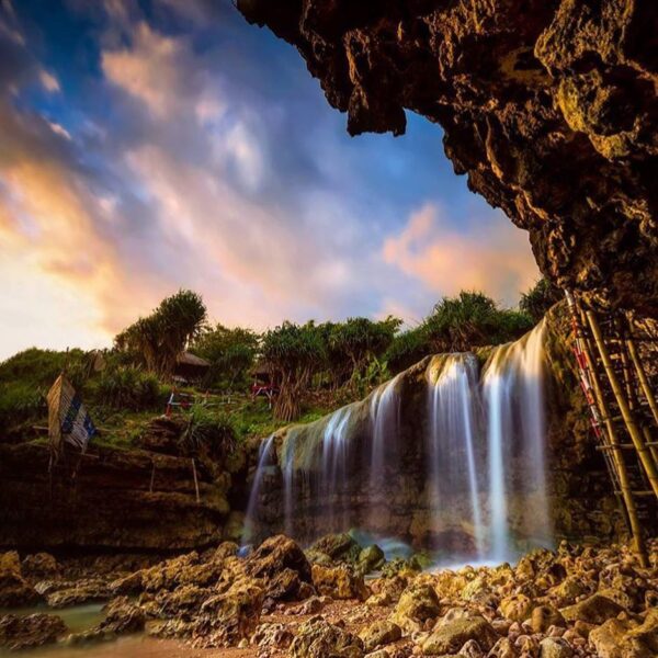 #explorejogja photo today by  taken at Pantai Jogan, Tepus, Gunungkidul....