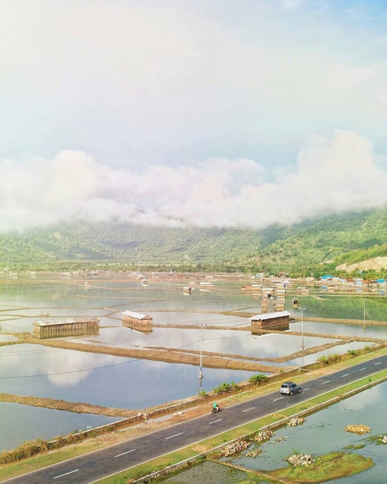 #explorebima Photo today by  taken at Salt Farm Sanolo

#exploreindonesia...