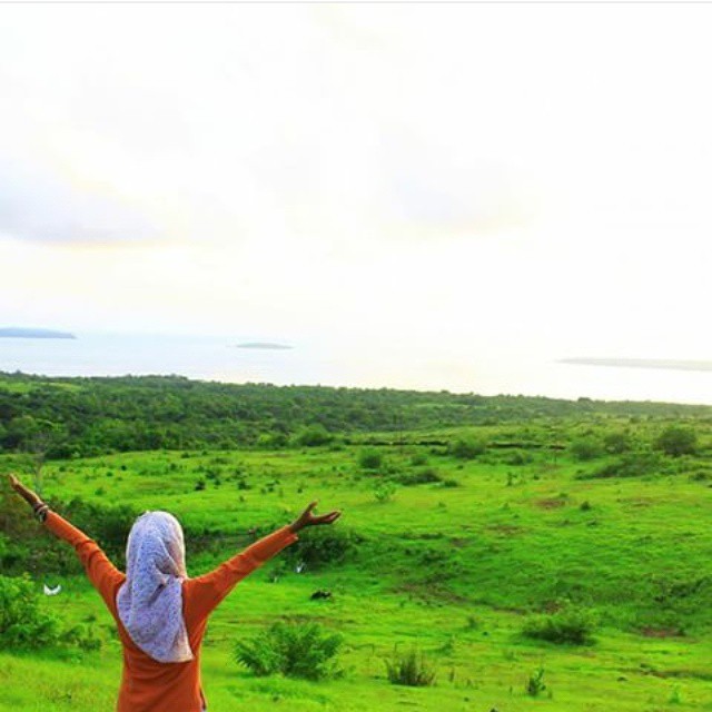 Pantai Waborobo