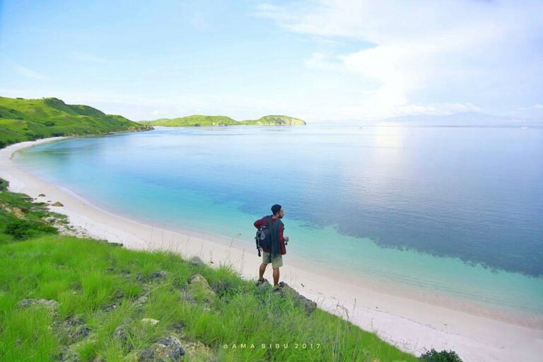 #explorebima Photo today by  taken at Oi Pa'i Beach Lambu

#exploreindonesia...
