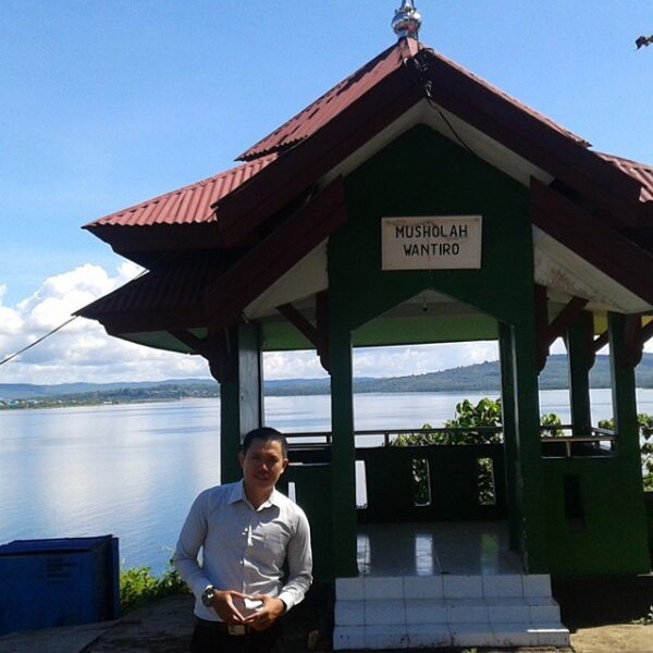 Photo today by  taken at Bukit Wantiro. #explorebaubau #travelingindonesia...