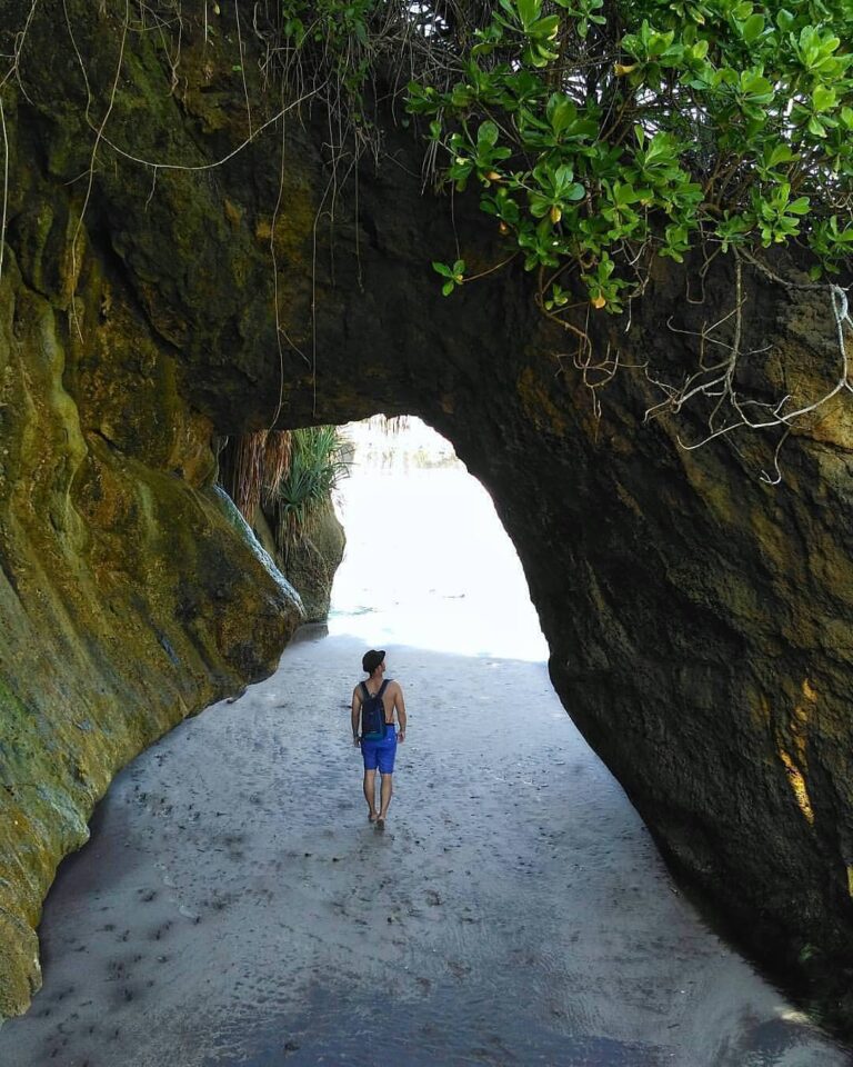#exploresukabumi photo by  taken at Pantai Cicaladi...
