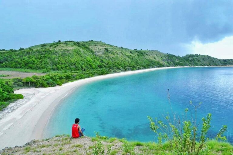 #explorebima Photo today by  taken at So Dau Beach Lambu

#exploreindonesia...