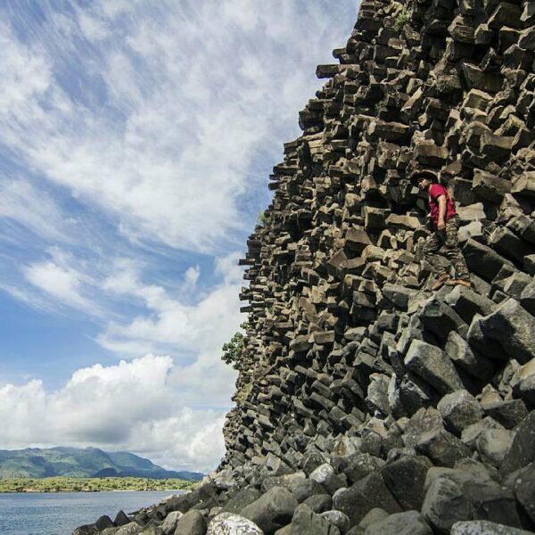 #explorebima Photo today by  taken at Tanjung Mariam 
Columnar Joint ( Kekar Tia...