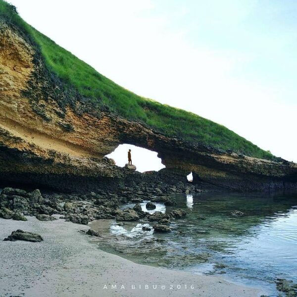 #explorebima.Photo today by   taken at Batu Bolong Lambu

#exploreindonesia...