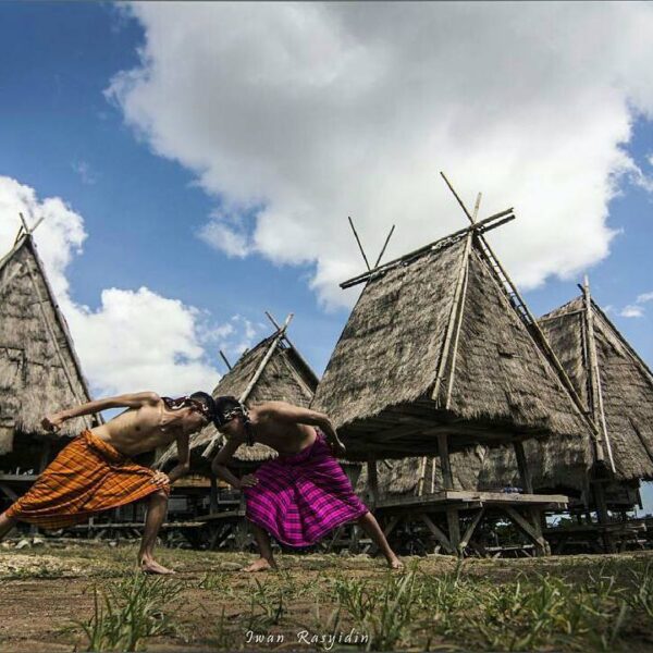 #explorebima_culture Photo today by  taken at Uma Lengge Wawo

Ntumbu Tuta ( Adu...