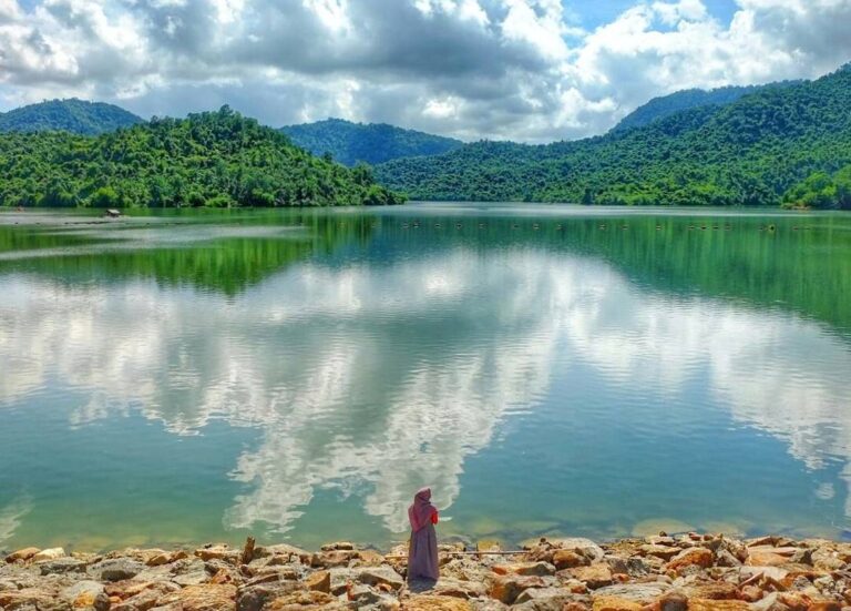 #explorebima Photo today by  taken at Pela Parado Dam 
#exploreindonesia...