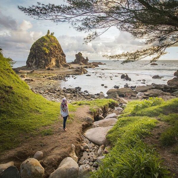 #explorejogja photo today by  take at Pantai Watu Lumbung, Gunungkidul....