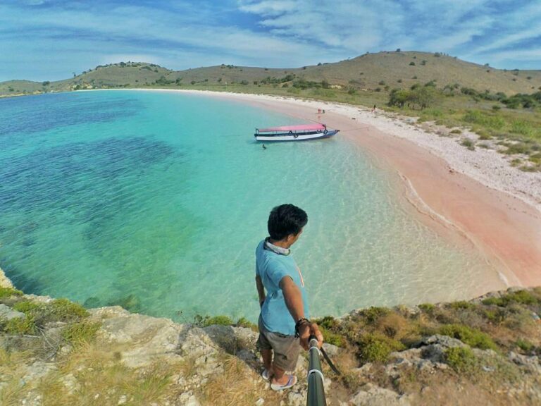 #explorebima Photo today by  taken at Pink Beach Lambu

#exploreindonesia...
