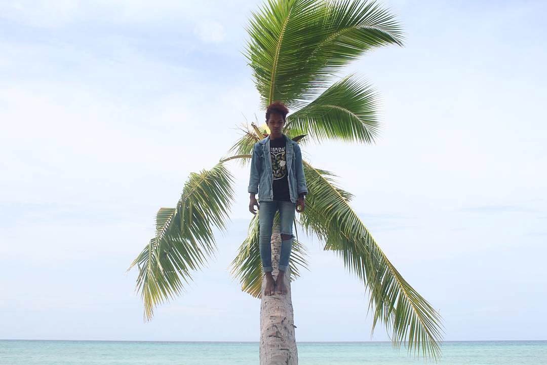 #explorealor Photo today by  Taken arround at Pantai Buiko, Alor, Nusa Tenggara ...