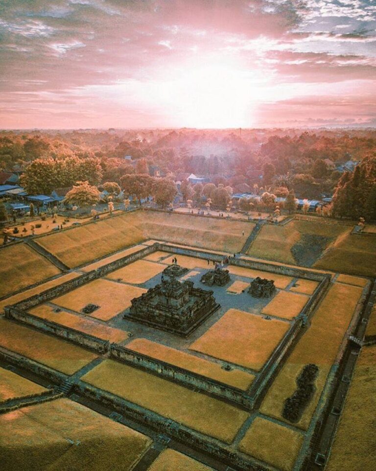 #explorejogja photo today by  covering Candi Sambisari, Sleman....