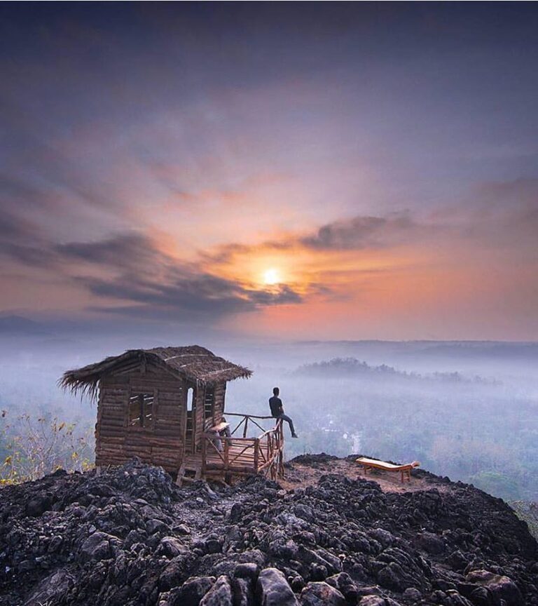 #explorejogja photo today by  taken at Tebing Watu Ireng, Patuk, Gunungkidul....