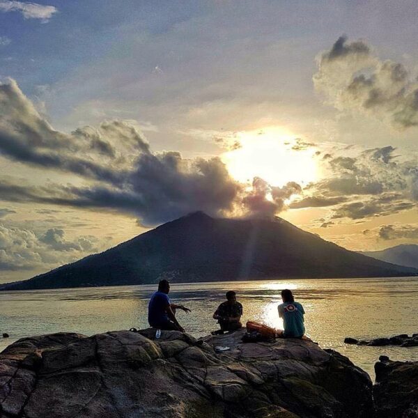 #explorealor Photo today by  Taken arround at Selat Pantar, Alor, Nusa Tenggara ...