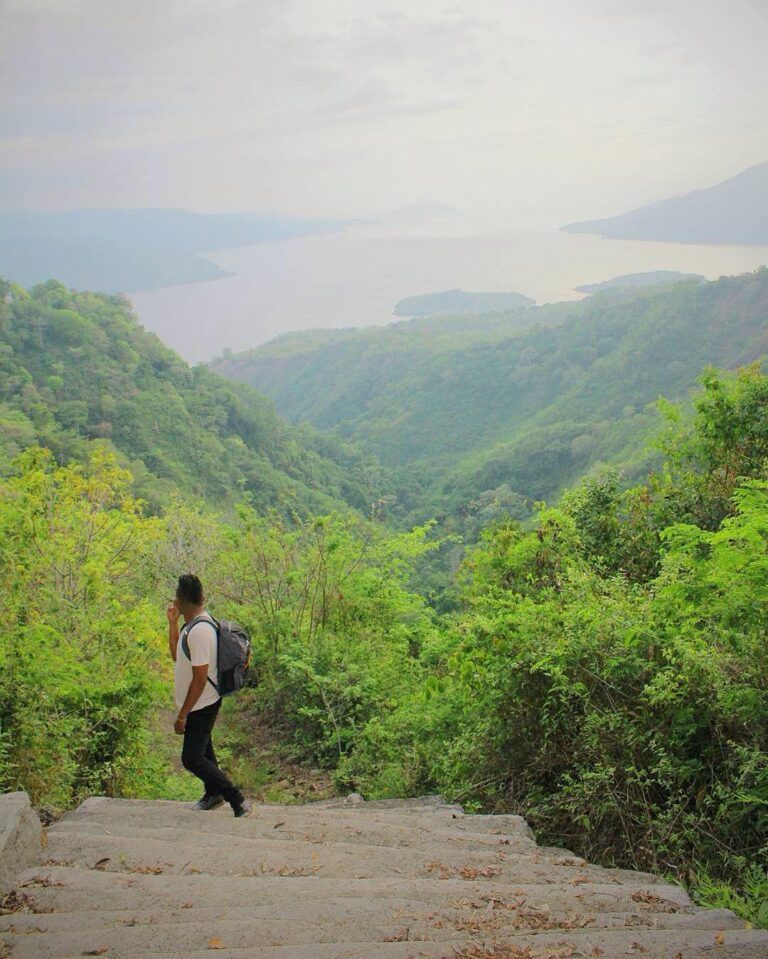 #explorealor Photo today by  Taken arround at Bampalola, Alor, Nusa Tenggara Tim...