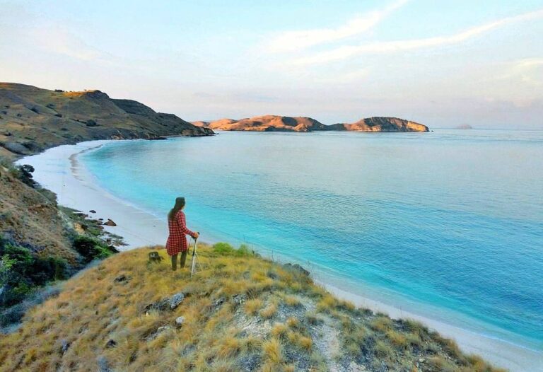 #explorebima Photo today by  taken at Oi Pa'i  Beach Lambu

#exploreindonesia...