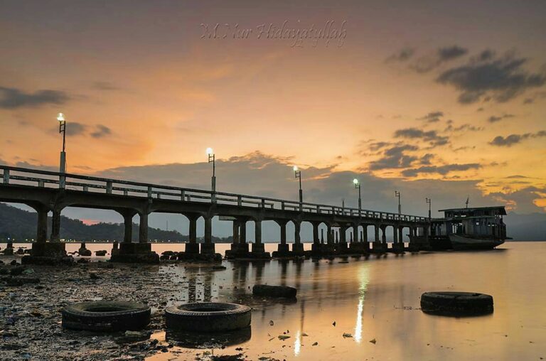 #explorebima Photo today by  taken at Amahami Beach

#exploreindonesia...