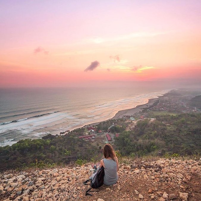 #explorejogja photo today by  taken at Bukit Paralayang, Parangtritis....