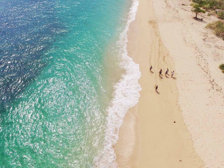 #explorebima Photo today by  taken at Rontu Beach

#exploreindonesia...