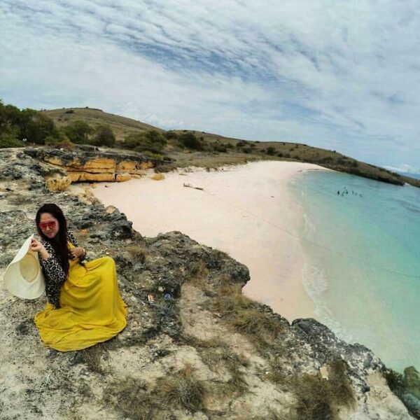 #explorebima Photo today by  taken araound Pink Beach,  Lambu, Bima, NTB.

Tag t...