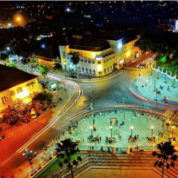 #explorejogja photo today by  taken at 0 KM, Malioboro....