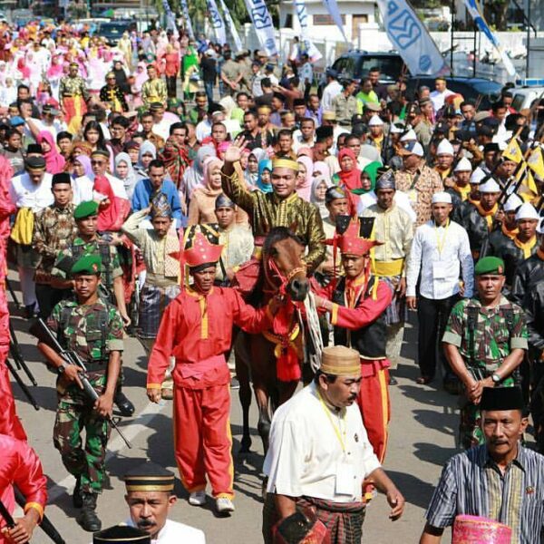 #explorebima Photo today by  taken at Kota Bima, NTB.

Rombongan pasukan Kesulta...