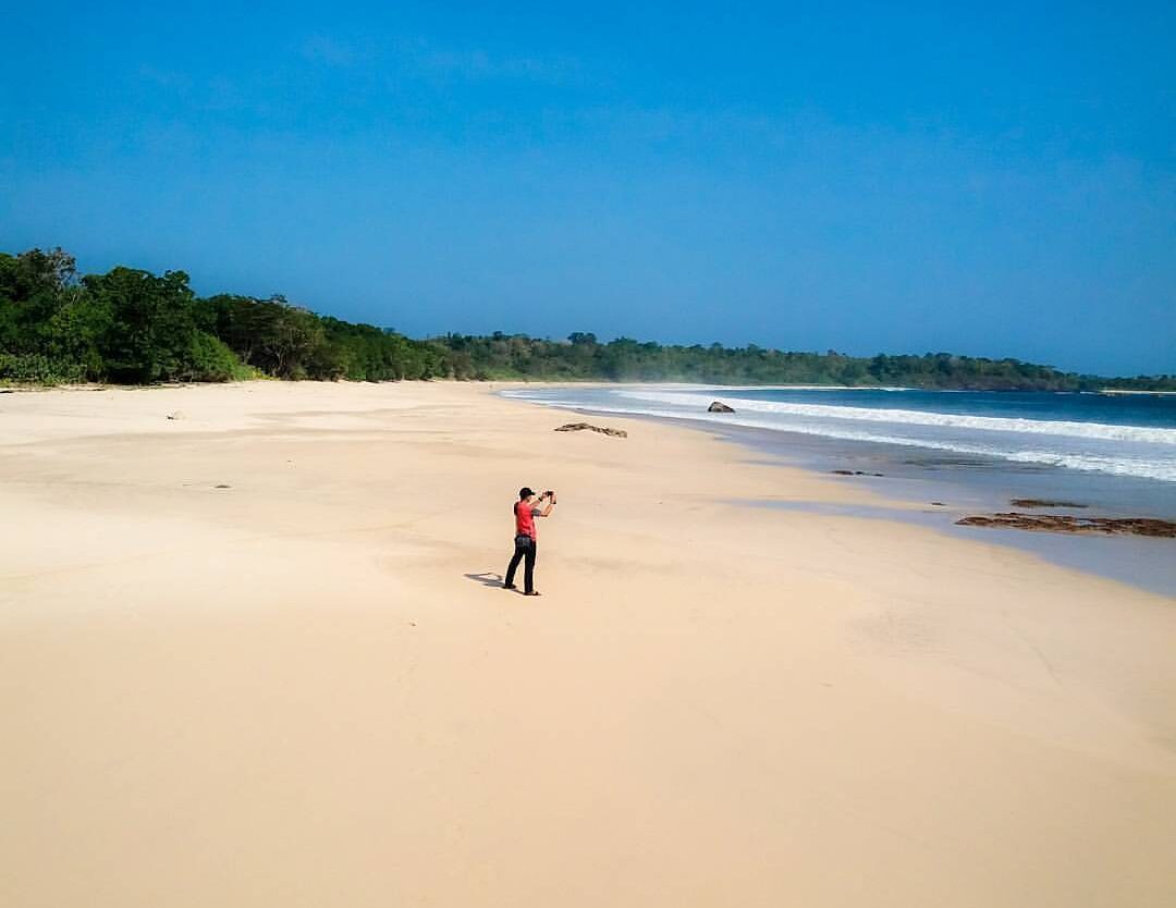 #exploresukabumi Standing Solo photo by  taken at Pantai Ombak Tujuh...