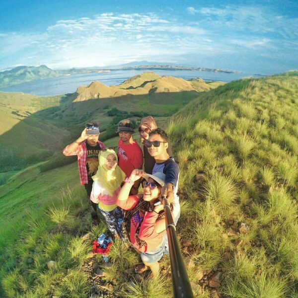 #explorebima Photo today by   taken at Pulau Kelapa, Bima, NTB.

Tag teman kamu ...
