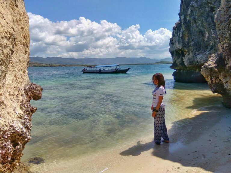 #explorebima Photo today by   taken at Bajo Pulo, Bima, NTB.

Tag teman kamu yan...