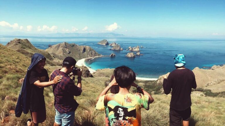 #explorebima Photo today by  taken at Pulau Kelapa, Bima.

#exploreindonesia...