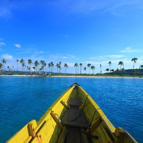 Photo today by  taken at pulau ular. #explorebaubau #travelingindonesia...