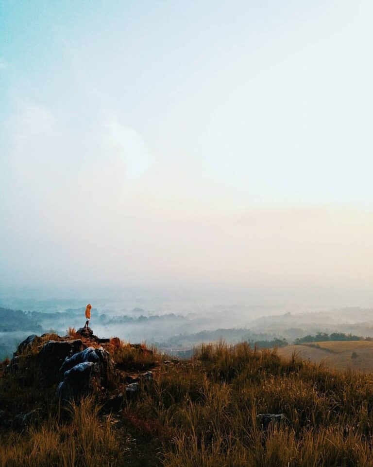 #exploresukabumi morning scene at Bukit Karang Numpang by ...
