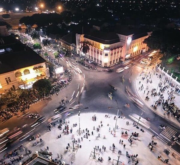 #explorejogja photo today by  taken at 0 KM, Malioboro....
