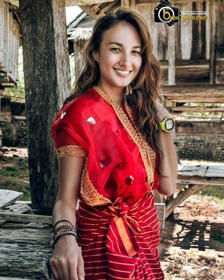 #explorebima_culture Photo today by  
 Wearing Baju Bodo

#exploreindonesia...